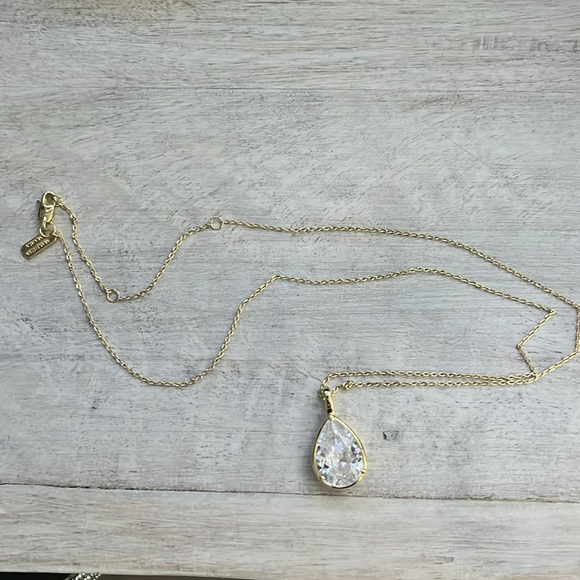 BRAND NEW MELINDA MARIA ‘It’s So Stunning’ TEARDROP NECKLACE-  GORGEOUS 🤩🌸🫶 - Picture 4 of 11